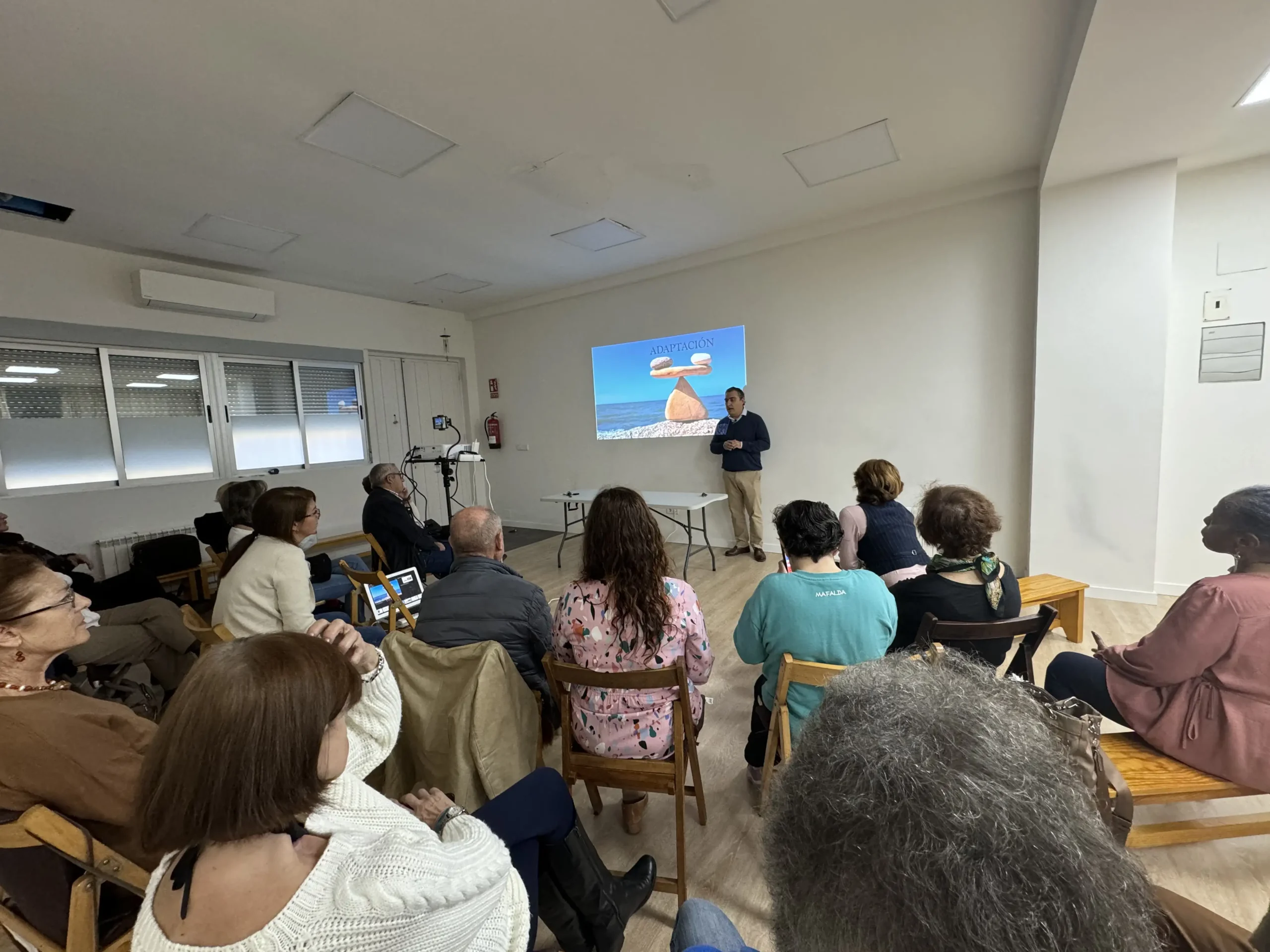 Conferencia con el Dr. Mario Fernández
