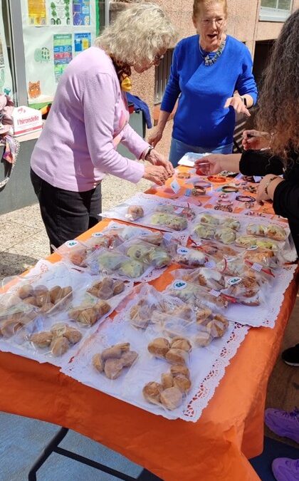 🍩 Rosquillas con corazón: Amular en el mercadillo solidario de San Isidro