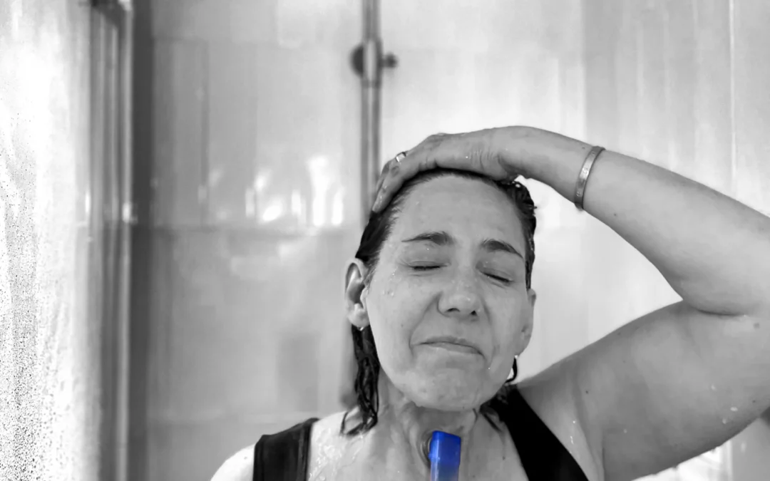 Amular en “La Mirada del Paciente”: Ducharse tras la laringectomía, un reto invisible