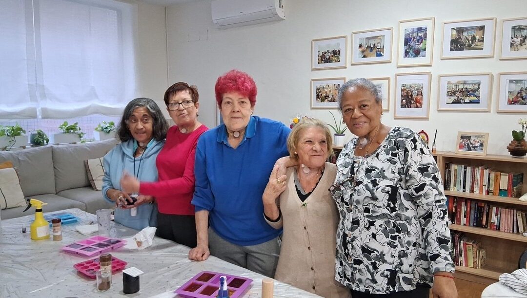 Primer taller de jabones artesanales: creatividad y autocuidado en AMULAR
